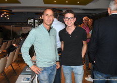 Martien Vis van Dümmen Orange samen met Arné Kreling van Kreling Chrysanten.